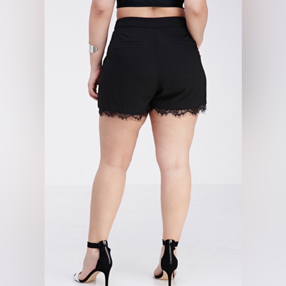 Forever 21 Black Lace Trim Adjustable Tie Waist Dress Shorts Medium NWT